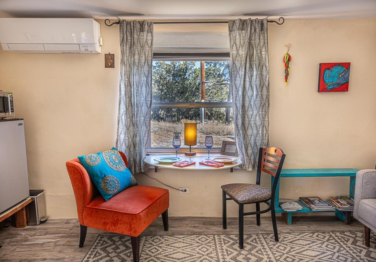 Pet Friendly Pinon Heaven Bed & Breakfast Canada de los Alamos ภายนอก รูปภาพ