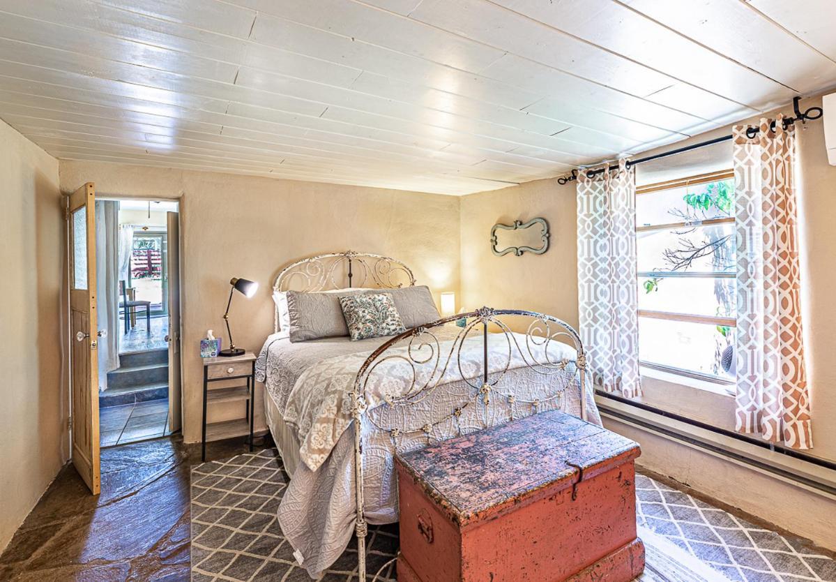 Pet Friendly Pinon Heaven Bed & Breakfast Canada de los Alamos ภายนอก รูปภาพ