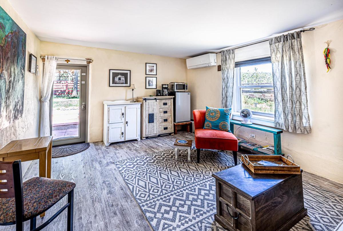 Pet Friendly Pinon Heaven Bed & Breakfast Canada de los Alamos ภายนอก รูปภาพ